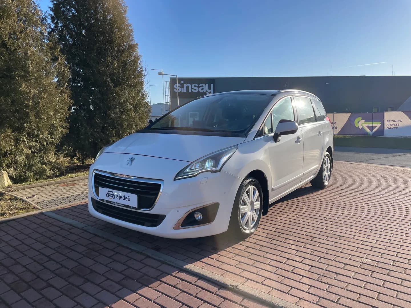 Peugeot 5008